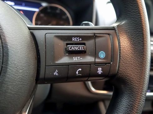 Used 2024 Nissan Rogue SV image 16