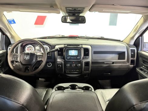 Used 2015 RAM 2500 Tradesman w/ Chrome Appearance Group AWD/4WD image 9