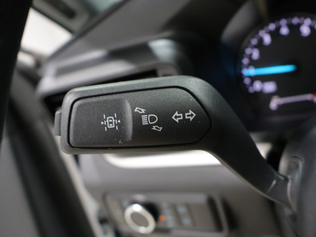 Used 2024 Ford Explorer XLT AWD/4WD image 33