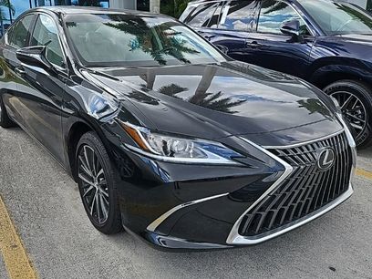 Used 2025 Lexus ES 300h w/ Premium Package