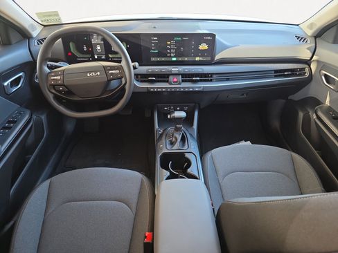 Used 2025 Kia K4 LXS image 2