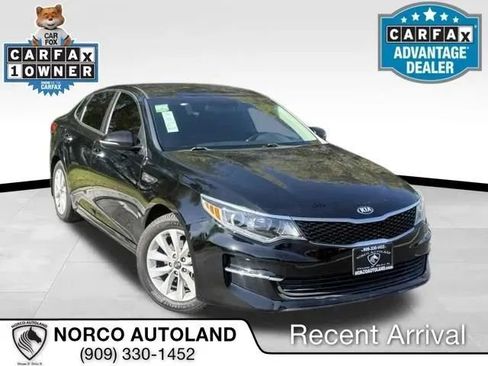 Used 2018 Kia Optima LX w/ 17" Alloy Wheels Package FWD image 1