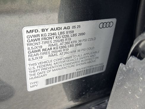 Used 2025 Audi Q3 2.0T Premium Plus w/ Premium Plus Package image 37