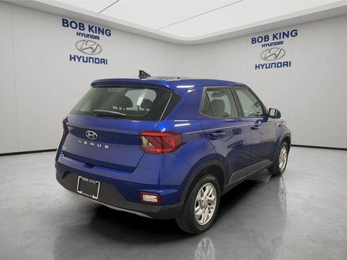 Used 2021 Hyundai Venue SE FWD image 5
