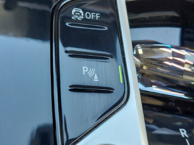 Used 2023 BMW X7 xDrive40i w/ Executive Package AWD/4WD image 22