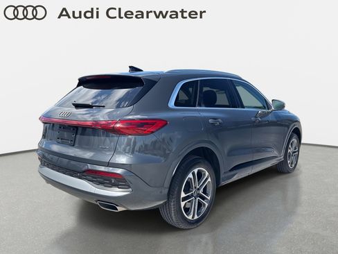 Used 2025 Audi Q5 Premium image 5