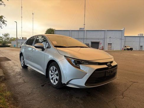 Used 2024 Toyota Corolla LE FWD image 8