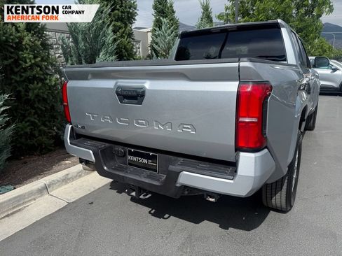 Used 2025 Toyota Tacoma SR5 AWD/4WD image 31