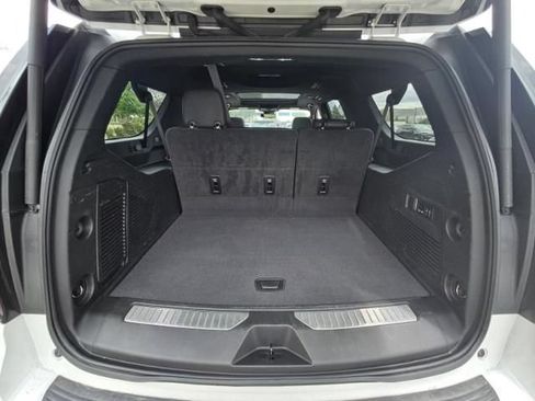 Used 2023 Chevrolet Suburban RST w/ Luxury Package AWD/4WD image 9