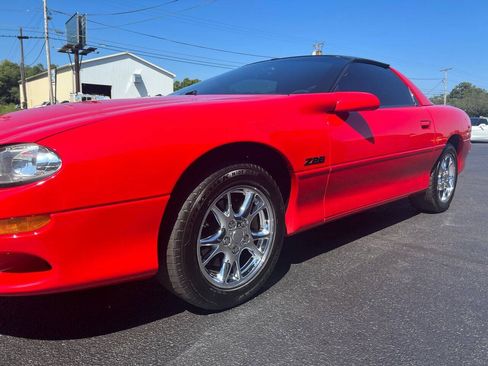 Used 2002 Chevrolet Camaro Z28 w/ Preferred Equipment Group 2 RWD image 17