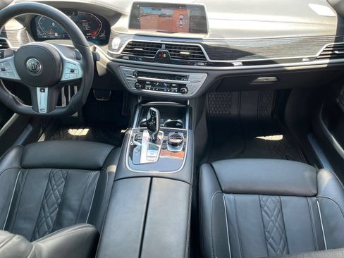 Used 2021 BMW 750i xDrive w/ Executive Package AWD/4WD image 14