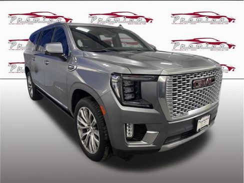 Used 2021 GMC Yukon XL Denali w/ Denali Ultimate Package AWD/4WD image 9