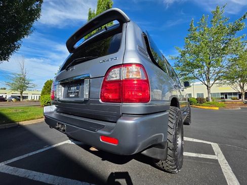 Used 2004 Lexus LX 470 4WD image 12