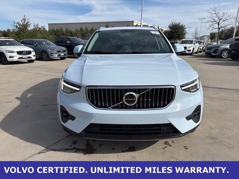 Certified 2025 Volvo XC40 B5 Plus image 2