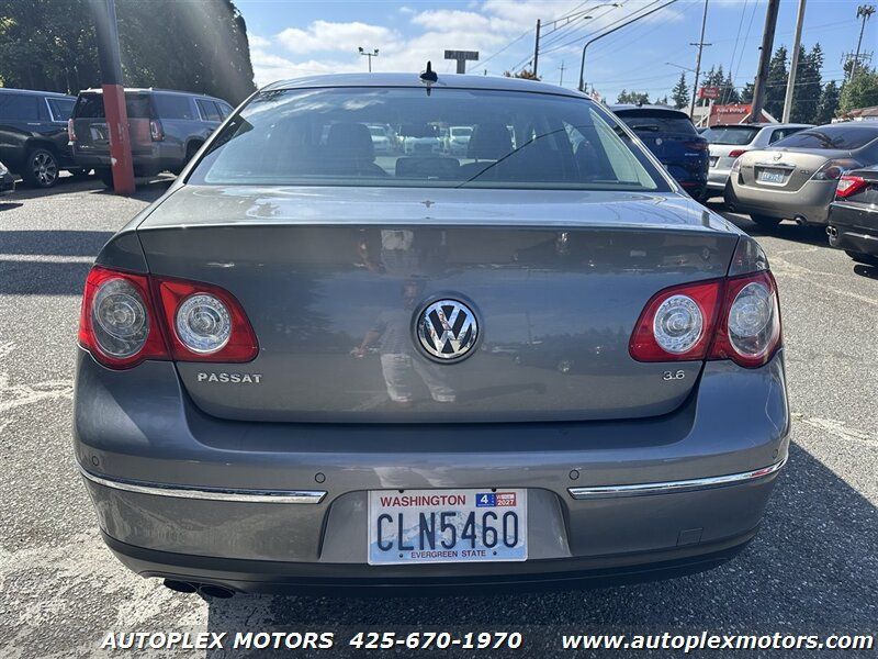 Used 2008 Volkswagen Passat VR6 FWD image 6