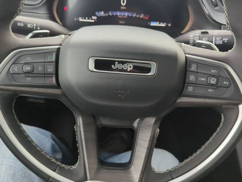 New 2026 Jeep Grand Cherokee Altitude AWD/4WD image 17
