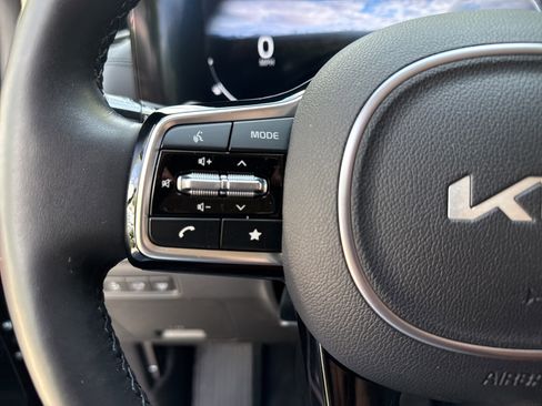 Used 2024 Kia Carnival SX Prestige FWD image 23