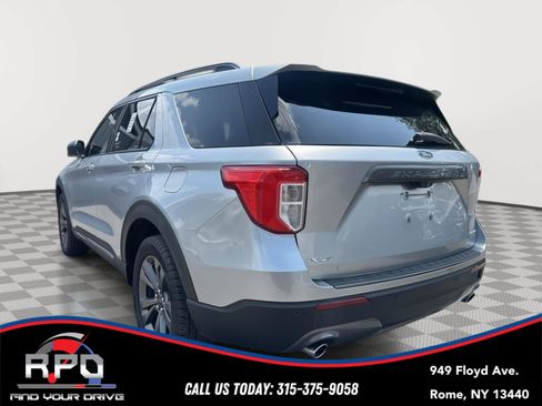 Used 2021 Ford Explorer XLT AWD/4WD image 3