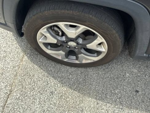 Used 2019 Jeep Compass Limited FWD image 10