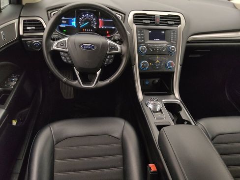 Used 2017 Ford Fusion SE image 22