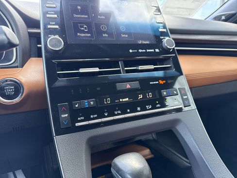 Used 2019 Toyota Avalon Limited w/ All Weather Liner Package image 20