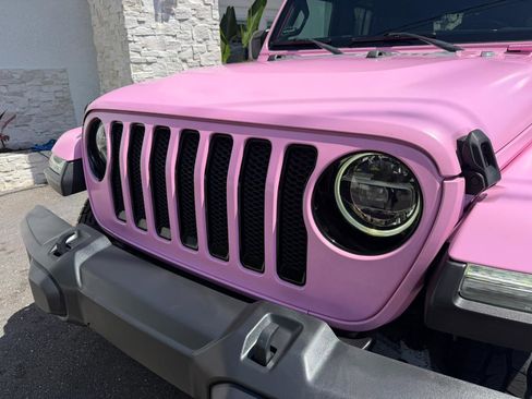 Used 2021 Jeep Wrangler Unlimited Sahara image 5