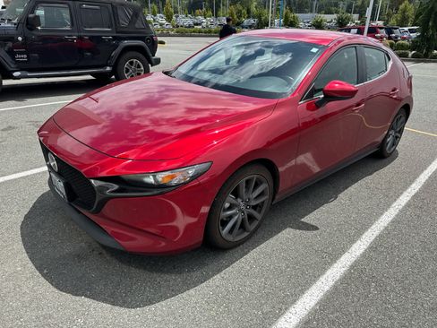 Used 2019 MAZDA MAZDA3 Hatchback w/ Preferred Package FWD image 5