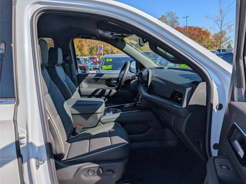 New 2026 Chevrolet Suburban Premier image 7