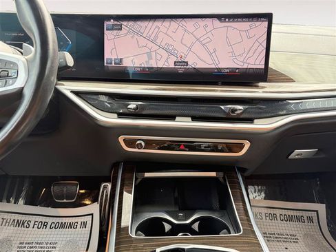 Used 2023 BMW X7 xDrive40i w/ M Sport Package AWD/4WD image 13