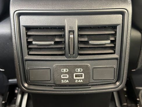 Used 2025 Subaru Forester Premium AWD/4WD image 31