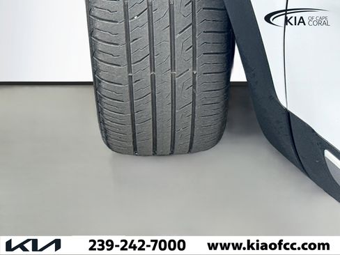 Certified 2024 Kia Telluride S w/ S Sunroof Package image 45