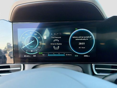 Used 2025 Hyundai Elantra SEL image 34