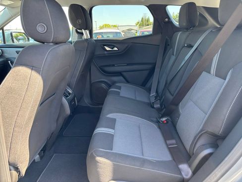 Used 2025 Chevrolet Blazer LT FWD image 23