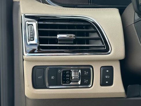 Used 2023 Lincoln Navigator Reserve AWD/4WD image 25
