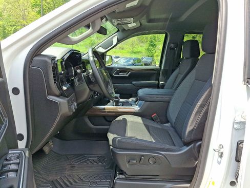 Used 2024 Chevrolet Silverado 1500 LT AWD/4WD image 13