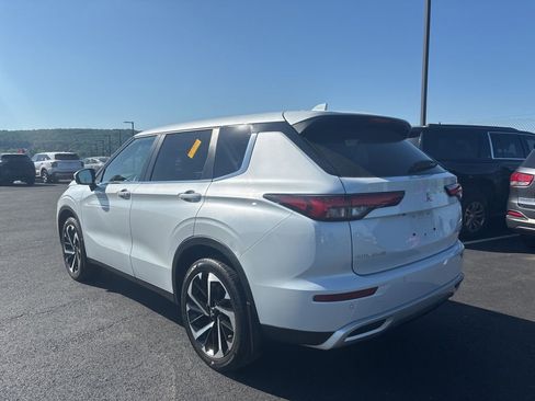 Used 2024 Mitsubishi Outlander AWD image 5