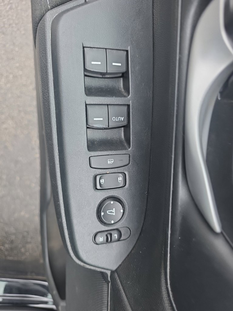 Used 2017 Honda CR-V LX image 12