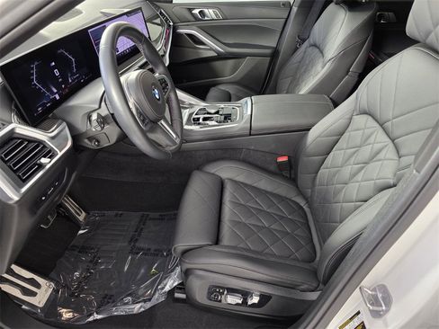 Used 2024 BMW X6 M60i w/ Climate Comfort Package image 9