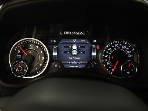 Used 2019 RAM 1500 Laramie image 29