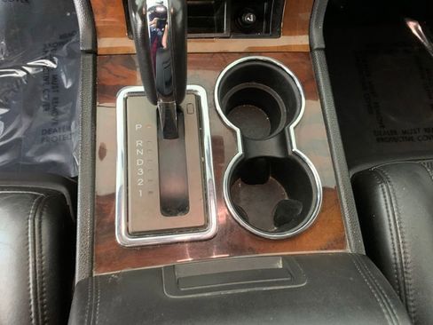 Used 2012 Lincoln Navigator L 4WD image 23