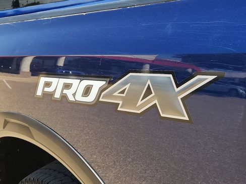 Used 2021 Nissan Titan PRO-4X w/ Pro-4x Convenience Package AWD/4WD image 9