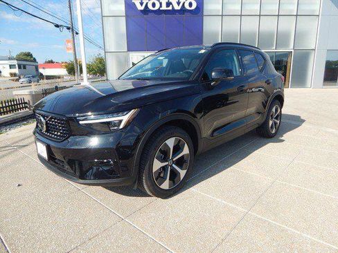 New 2026 Volvo XC40 B5 Plus w/ Protection Package Premier AWD/4WD image 2