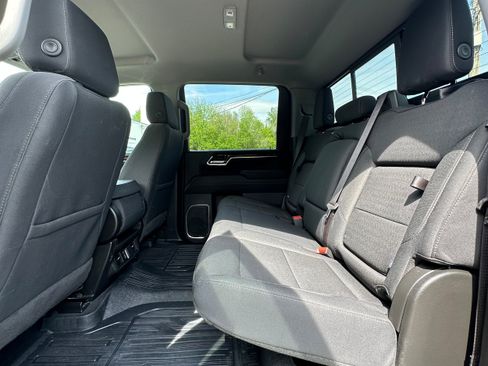 Used 2024 GMC Sierra 2500 SLE w/ SLE Value Package; AWD/4WD image 16