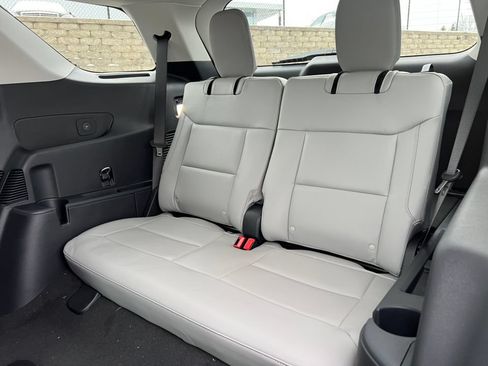 Used 2026 Ford Explorer Active w/ Active Comfort Package AWD/4WD image 6