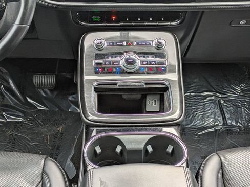 Certified 2022 Lincoln Nautilus Reserve w/ Equipment Group 201A image 18