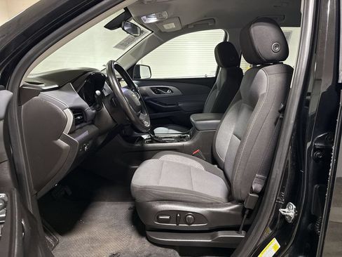 Used 2019 Chevrolet Traverse LT FWD image 19