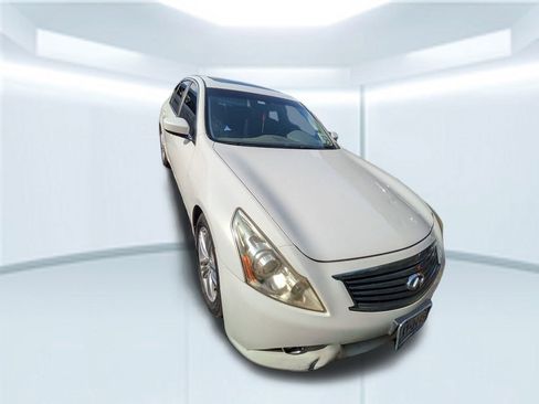 Used 2013 INFINITI G37 Journey w/ Premium Pkg image 2