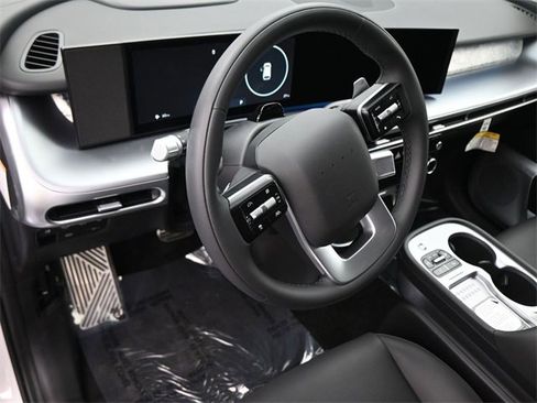 New 2026 Hyundai Ioniq 9 Calligraphy image 16