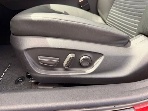 Used 2024 Toyota Camry SE FWD image 10