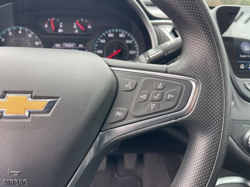 Used 2025 Chevrolet Malibu LT FWD image 17